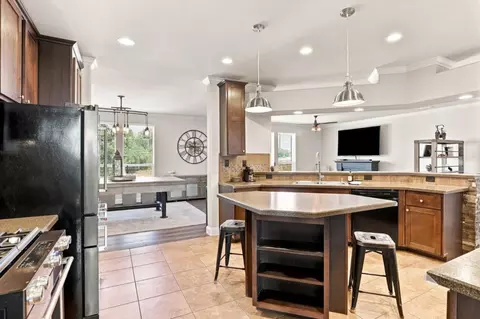 Kitchen - 8885 New Ave, Gilroy, CA 95020 photo 3 of 4