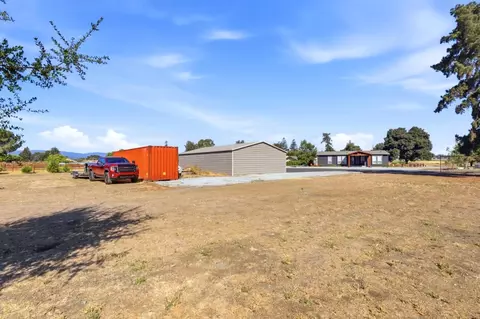 Exterior - 8885 New Ave, Gilroy, CA 95020 photo 14 of 15