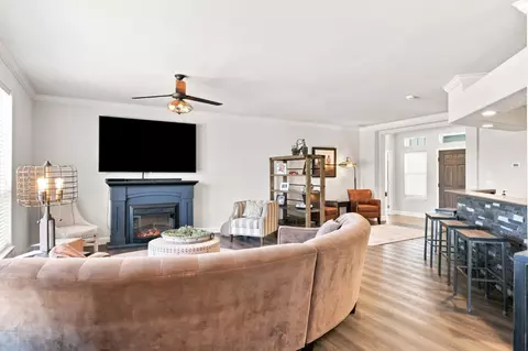 Living - 8885 New Ave, Gilroy, CA 95020 photo 4 of 4