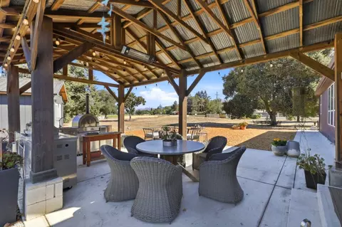 Exterior - 8885 New Ave, Gilroy, CA 95020 photo 7 of 15