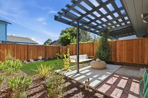 Exterior - 168 Granada Dr, Mountain View, CA 94043 photo 5 of 6