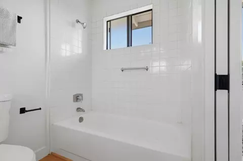 Bath - 168 Granada Dr, Mountain View, CA 94043 photo 2 of 3