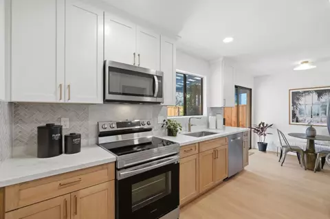 Kitchen - 168 Granada Dr, Mountain View, CA 94043 photo 1 of 2