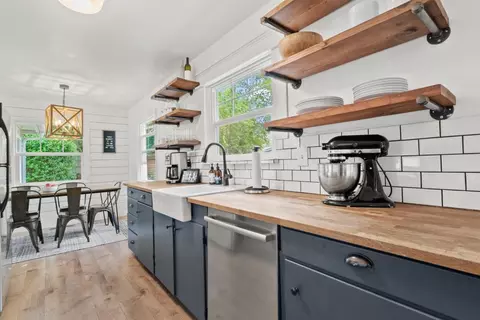Kitchen - 4000 Glen Haven Rd, Soquel, CA 95073 photo 6 of 6