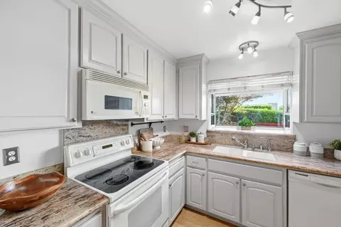 Kitchen - 114 Granada Dr, Mountain View, CA 94043 photo 2 of 2