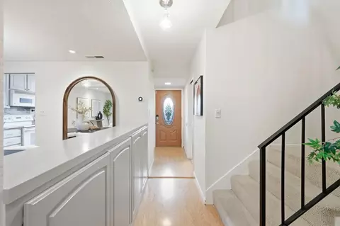 Entry Way - 114 Granada Dr, Mountain View, CA 94043 photo 4 of 7