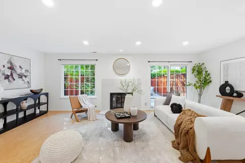 Living - 114 Granada Dr, Mountain View, CA 94043 photo 3 of 6