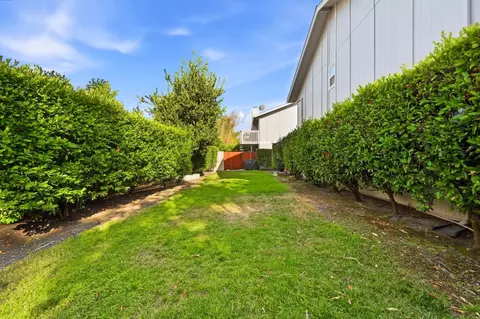Exterior - 114 Granada Dr, Mountain View, CA 94043 photo 6 of 31