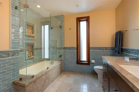 Bath - 10 Potbelly Beach Rd, Aptos, CA 95003 photo 1 of 5