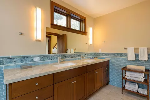 Bath - 10 Potbelly Beach Rd, Aptos, CA 95003 photo 3 of 5