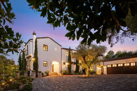 Exterior - 810 Lombardi Ln, Hillsborough, CA 94010 photo 2 of 14