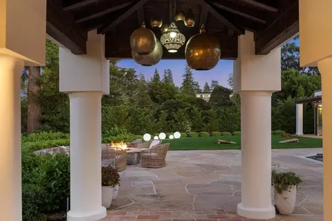 Exterior - 810 Lombardi Ln, Hillsborough, CA 94010 photo 11 of 14