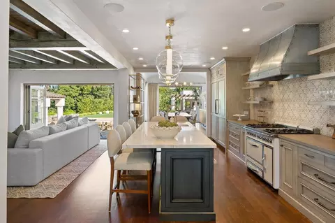 Kitchen - 810 Lombardi Ln, Hillsborough, CA 94010 photo 2 of 3