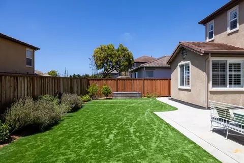 Exterior - 4305 Peninsula Point Dr, Seaside, CA 93955 photo 2 of 3