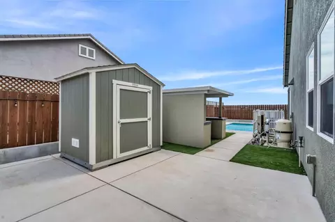 Exterior - 1436 Freestone Rd, Manteca, CA 95337 photo 10 of 13