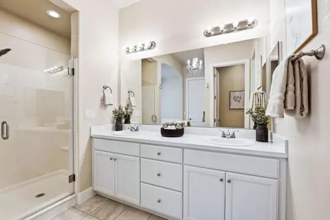 Bath - 1436 Freestone Rd, Manteca, CA 95337 photo 2 of 3
