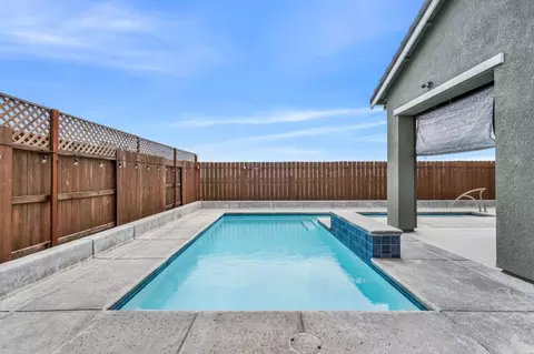 Exterior - 1436 Freestone Rd, Manteca, CA 95337 photo 12 of 13