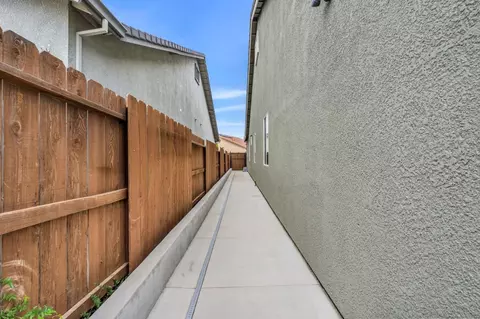 Entry Way - 1436 Freestone Rd, Manteca, CA 95337 photo 4 of 4