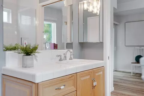 Bath - 709 Gilroy Dr, Capitola, CA 95010 photo 2 of 5
