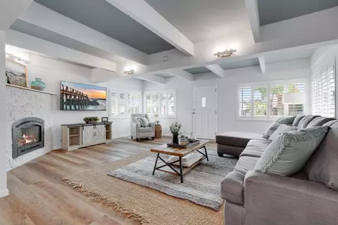 Living - 709 Gilroy Dr, Capitola, CA 95010 photo 1 of 3