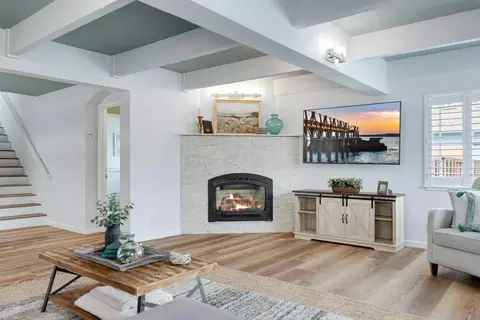Living - 709 Gilroy Dr, Capitola, CA 95010 photo 2 of 3