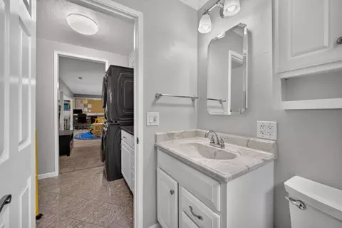 Bath - 836 Oddstad Blvd, Pacifica, CA 94044 photo 5 of 5