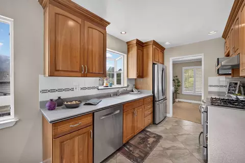 Kitchen - 836 Oddstad Blvd, Pacifica, CA 94044 photo 6 of 9