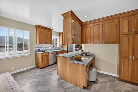 Kitchen - 836 Oddstad Blvd, Pacifica, CA 94044 photo 5 of 9
