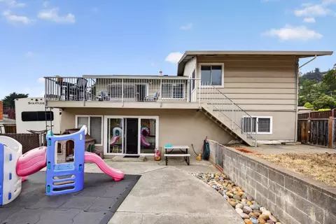 Exterior - 836 Oddstad Blvd, Pacifica, CA 94044 photo 7 of 11