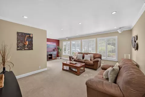 Living - 836 Oddstad Blvd, Pacifica, CA 94044 photo 2 of 5