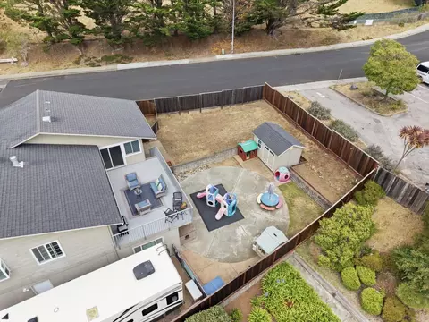 View/Area - 836 Oddstad Blvd, Pacifica, CA 94044 photo 7 of 10