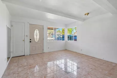 Living - 1578 Magazine St, Vallejo, CA 94591 photo 2 of 3