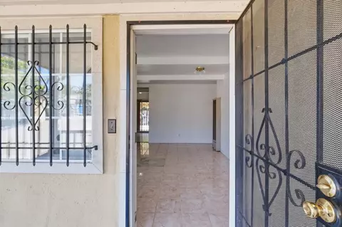 Entry Way - 1578 Magazine St, Vallejo, CA 94591 photo 2 of 3