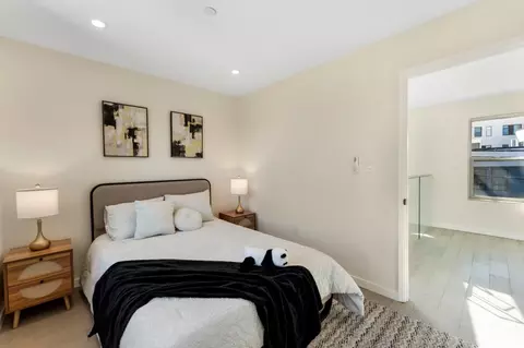 Bedroom - 808 Pine St, Oakland, CA 94607 photo 2 of 4
