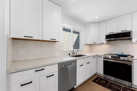 Kitchen - 808 Pine St, Oakland, CA 94607 photo 4 of 4