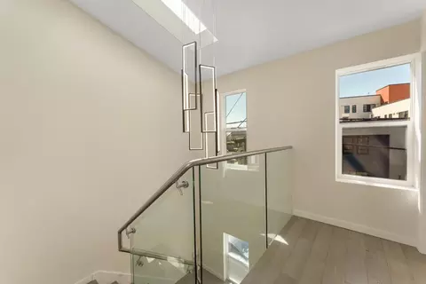 Entry Way - 808 Pine St, Oakland, CA 94607 photo 3 of 4