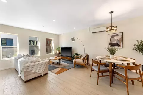 Living - 808 Pine St, Oakland, CA 94607 photo 3 of 4