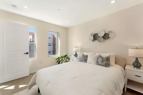 Bedroom - 808 Pine St, Oakland, CA 94607 photo 4 of 4
