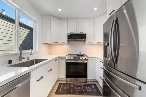 Kitchen - 808 Pine St, Oakland, CA 94607 photo 1 of 4