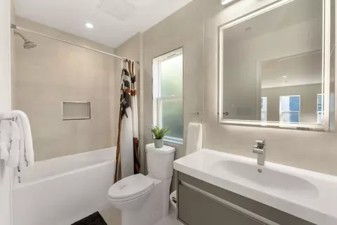 Bath - 808 Pine St, Oakland, CA 94607 photo 1 of 3