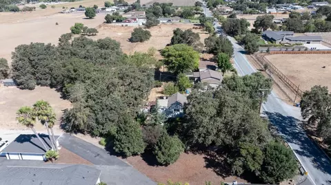 View/Area - 11705 Foothill Ave, Gilroy, CA 95020 photo 8 of 9