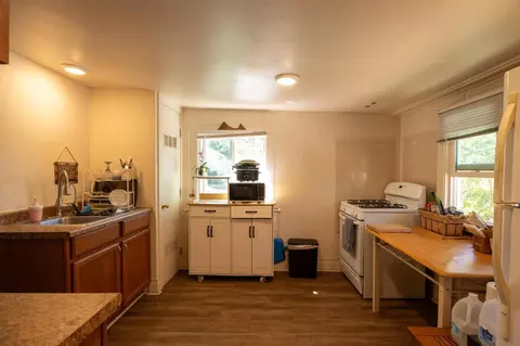 Kitchen - 11705 Foothill Ave, Gilroy, CA 95020 photo 2 of 3