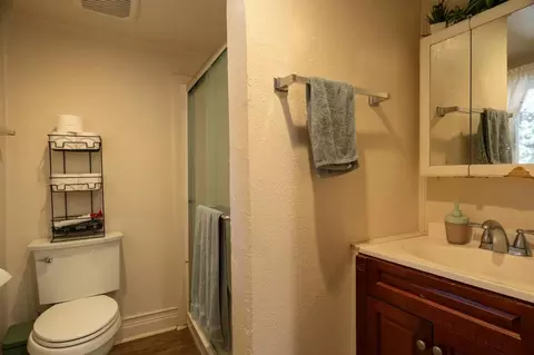 Bath - 11705 Foothill Ave, Gilroy, CA 95020 photo 1 of 3