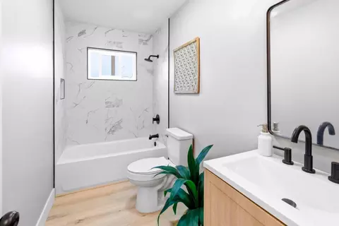 Bath - 86 Blake Ave, Corralitos, CA 95076 photo 3 of 4