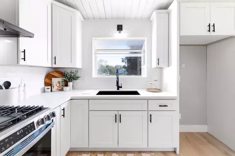 Kitchen - 86 Blake Ave, Corralitos, CA 95076 photo 4 of 4
