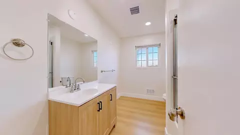 Bath - 100 Pedras Rd, Turlock, CA 95382 photo 3 of 3