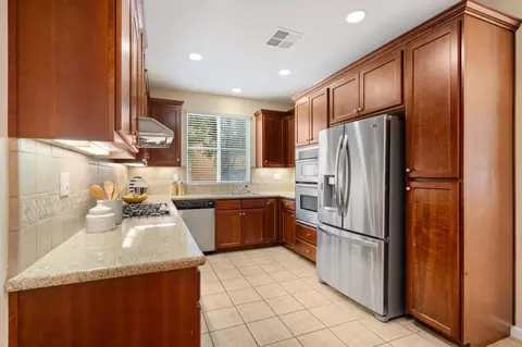 Kitchen - 5300 Fioli Loop, San Ramon, CA 94582 photo 2 of 4