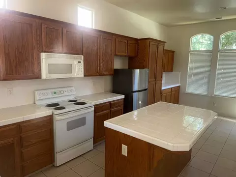 Kitchen - 2672 Wrenwood Ave, Clovis, CA 93611 photo 1 of 3