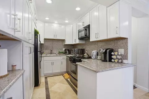 Kitchen - 26 Big Tree Rd, Woodside, CA 94062 photo 1 of 5