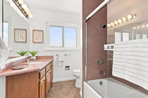 Bath - 1284 Encina Dr, Millbrae, CA 94030 photo 3 of 4